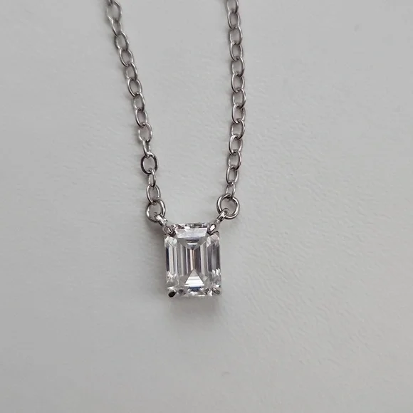 2ct Emerald Necklace